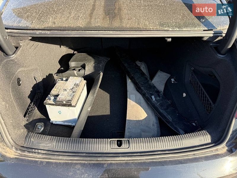 Седан Audi A4 2023 в Києві