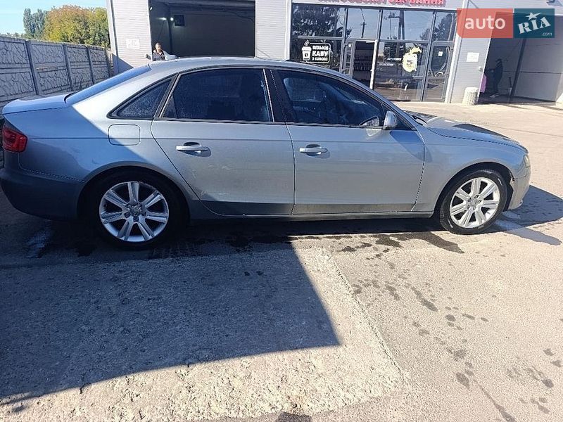 Седан Audi A4 2010 в Любарі