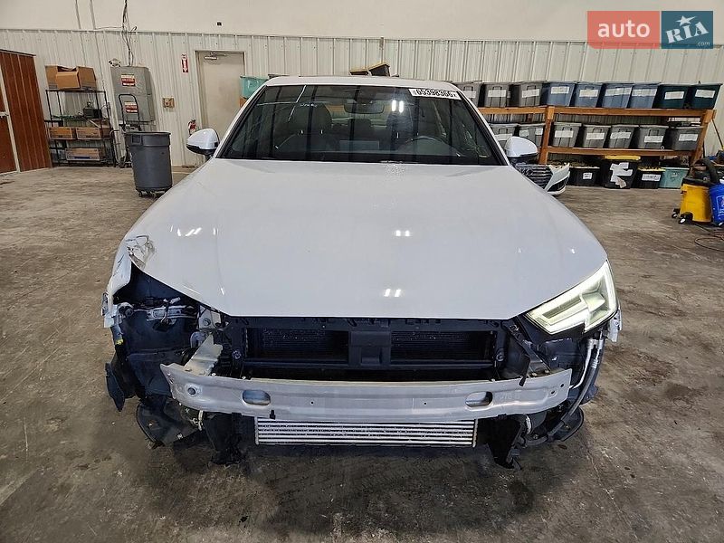 Седан Audi A4 2019 в Львове