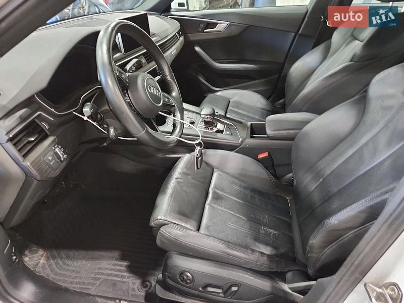 Седан Audi A4 2019 в Львове