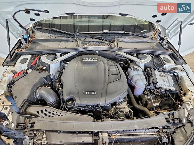 Седан Audi A4 2019 в Львове