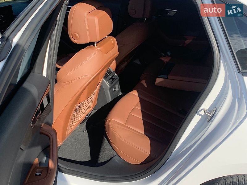 Седан Audi A4 2023 в Києві