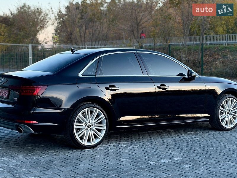 Седан Audi A4 2018 в Тернополе
