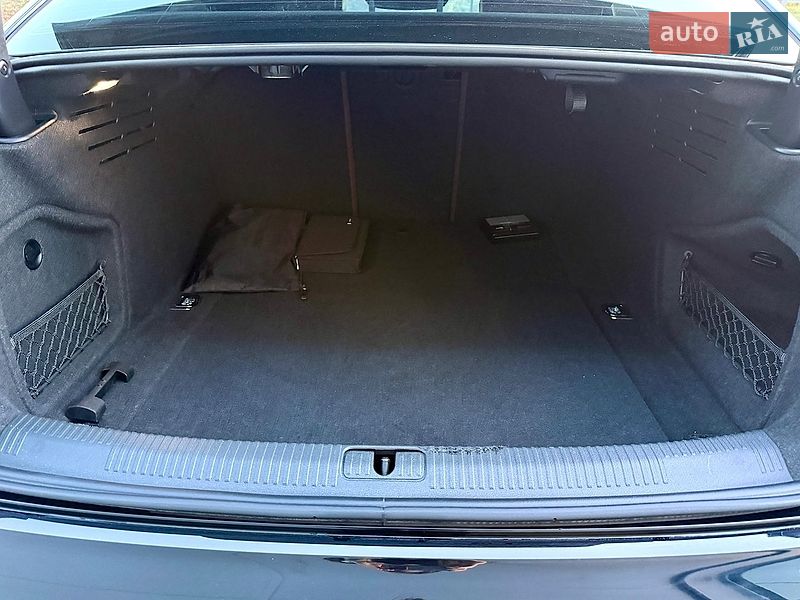 Седан Audi A4 2018 в Тернополе