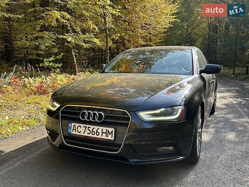 Седан Audi A4 2012 в Луцьку
