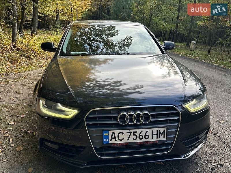 Седан Audi A4 2012 в Луцьку