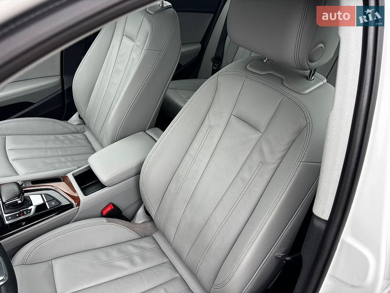 Седан Audi A4 2021 в Львове