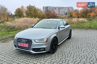 Седан Audi A4 2015 в Львові