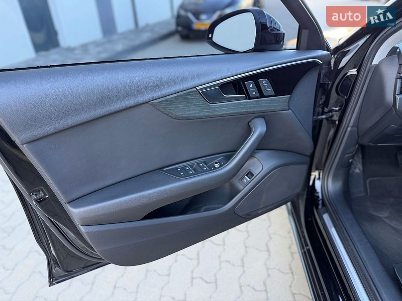 Седан Audi A4 2019 в Львове