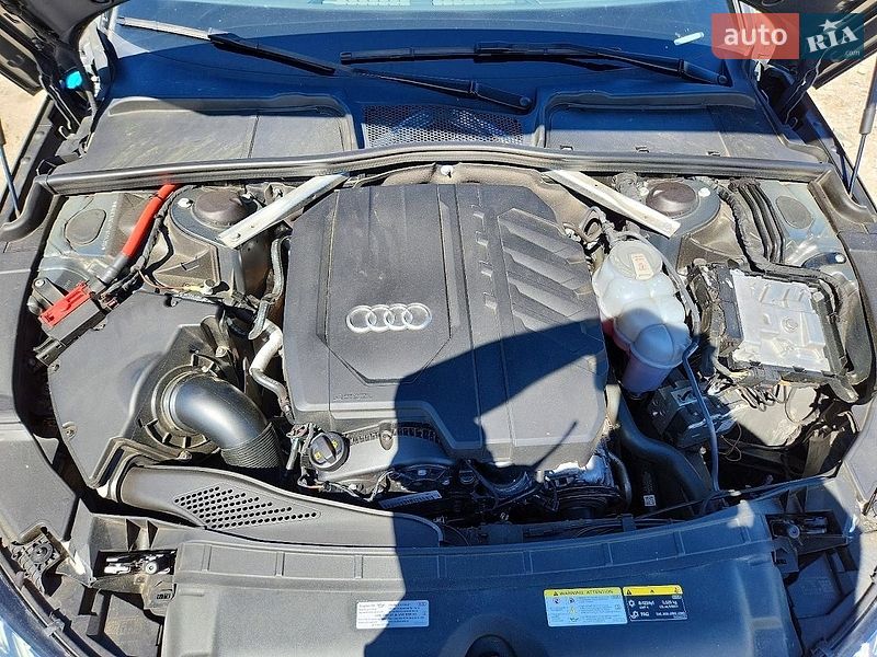 Седан Audi A4 2022 в Хмельницком