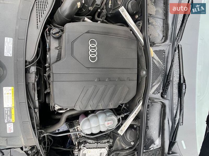 Седан Audi A4 2021 в Львові
