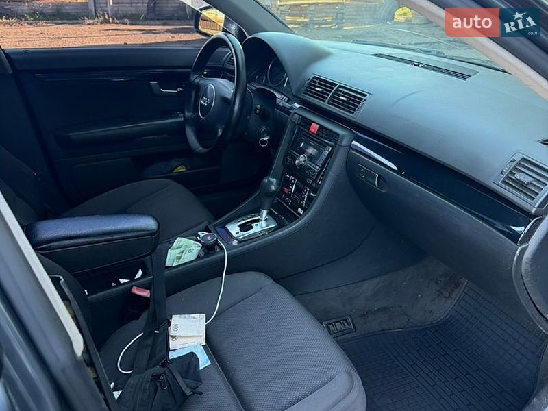 Седан Audi A4 2002 в Чугуєві