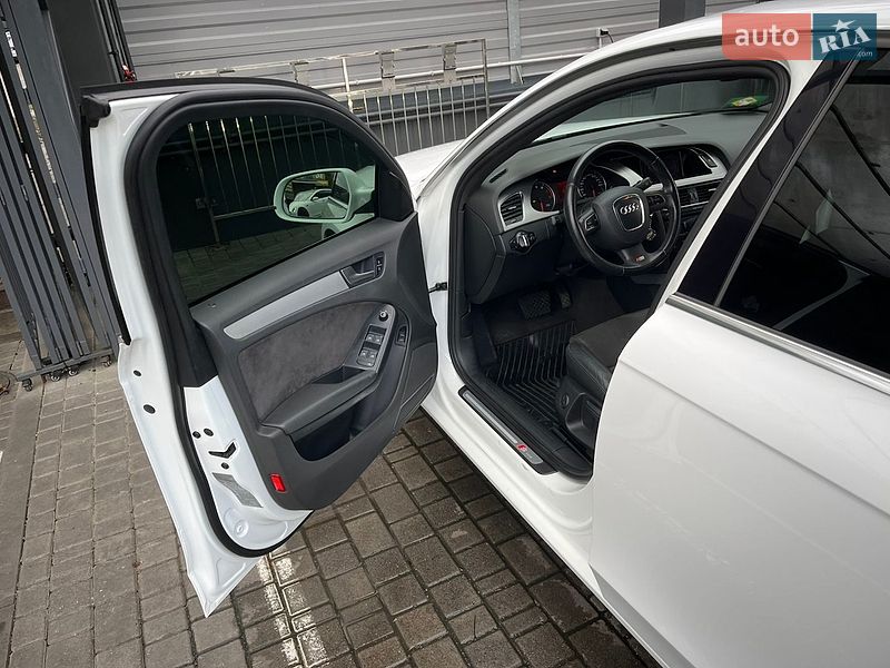Седан Audi A4 2010 в Одесі