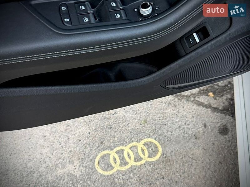 Седан Audi A4 2022 в Киеве