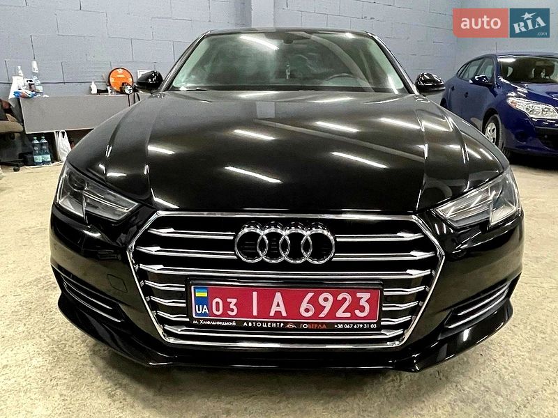 Седан Audi A4 2017 в Хмельницком