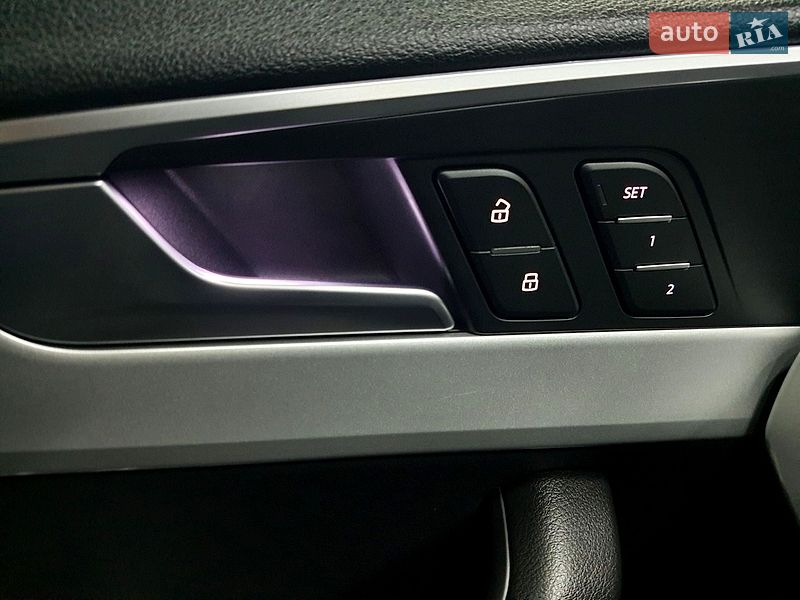 Седан Audi A4 2017 в Хмельницком