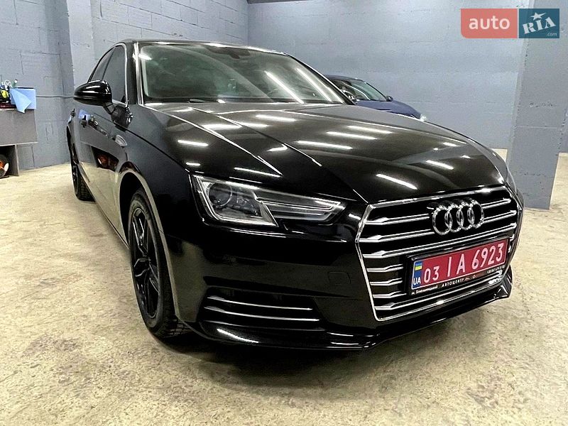 Седан Audi A4 2017 в Хмельницком