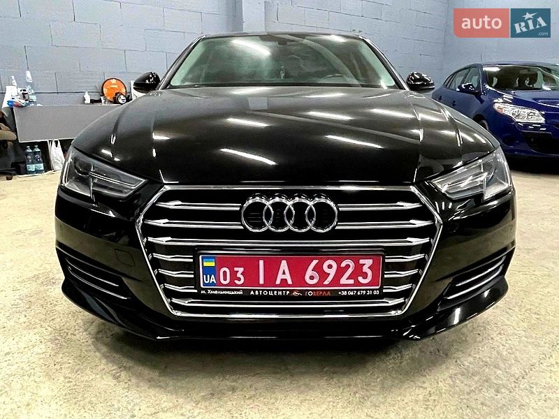 Седан Audi A4 2017 в Хмельницком