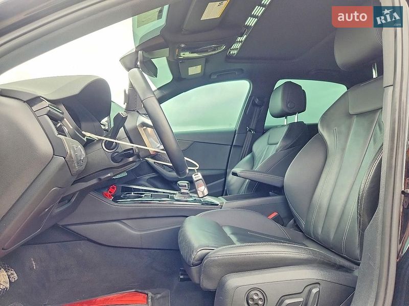 Седан Audi A4 2024 в Ровно