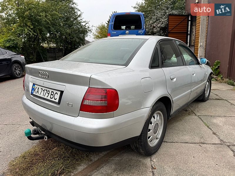 Седан Audi A4 2000 в Киеве