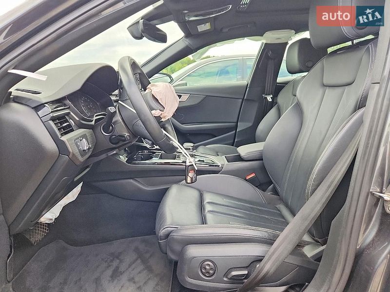 Седан Audi A4 2021 в Львове
