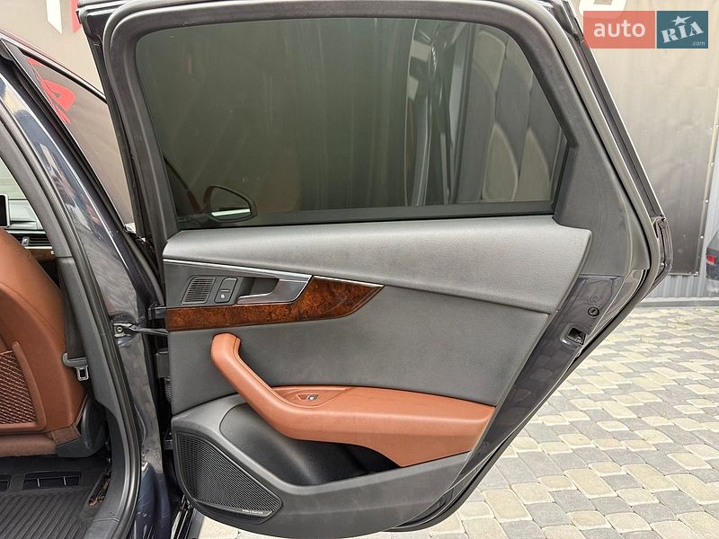 Седан Audi A4 2017 в Львове