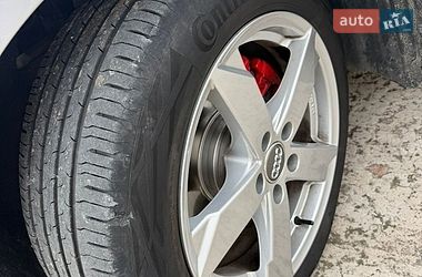 Седан Audi A4 2013 в Кам'янському