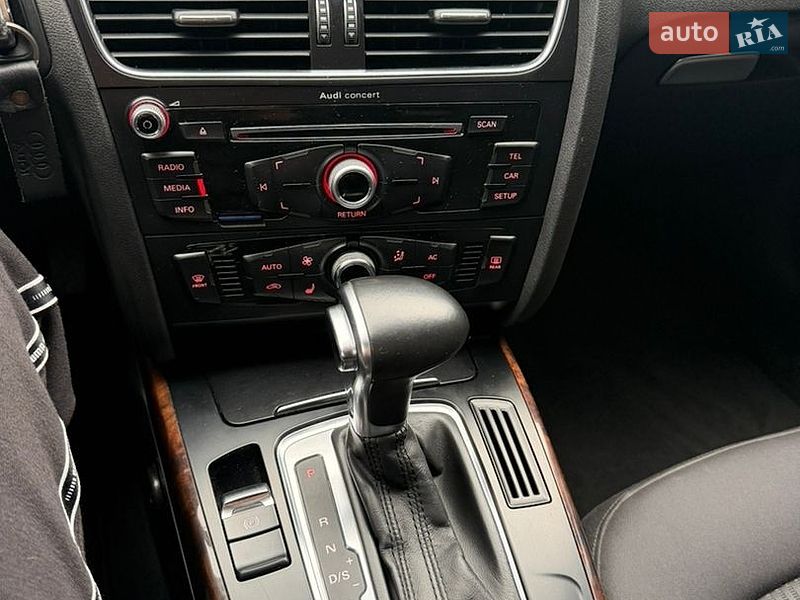 Седан Audi A4 2013 в Кам'янському