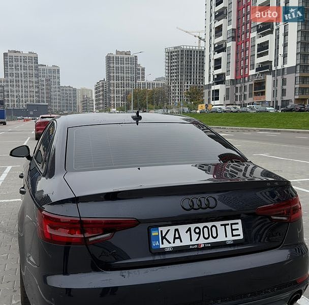 Седан Audi A4 2017 в Киеве