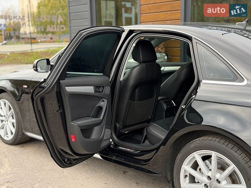 Седан Audi A4 2015 в Шептицькому