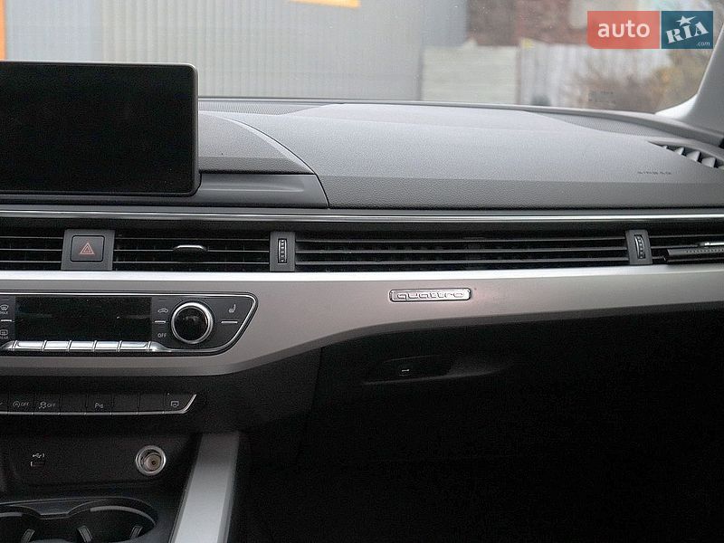 Седан Audi A4 2019 в Ізюмі