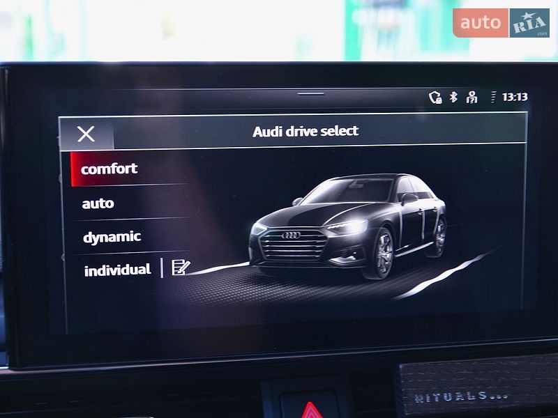 Седан Audi A4 2022 в Киеве