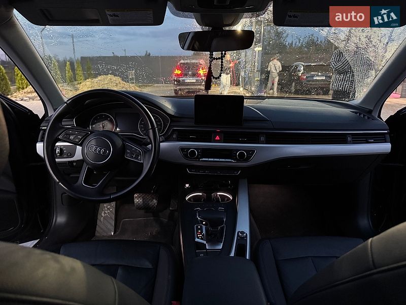 Седан Audi A4 2015 в Львове