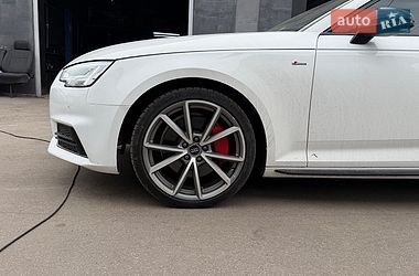 Седан Audi A4 2018 в Киеве