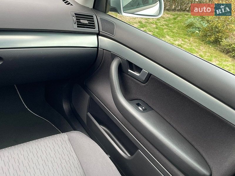 Седан Audi A4 2005 в Чернігові