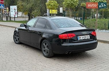 Седан Audi A4 2011 в Остроге