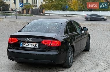 Седан Audi A4 2011 в Остроге