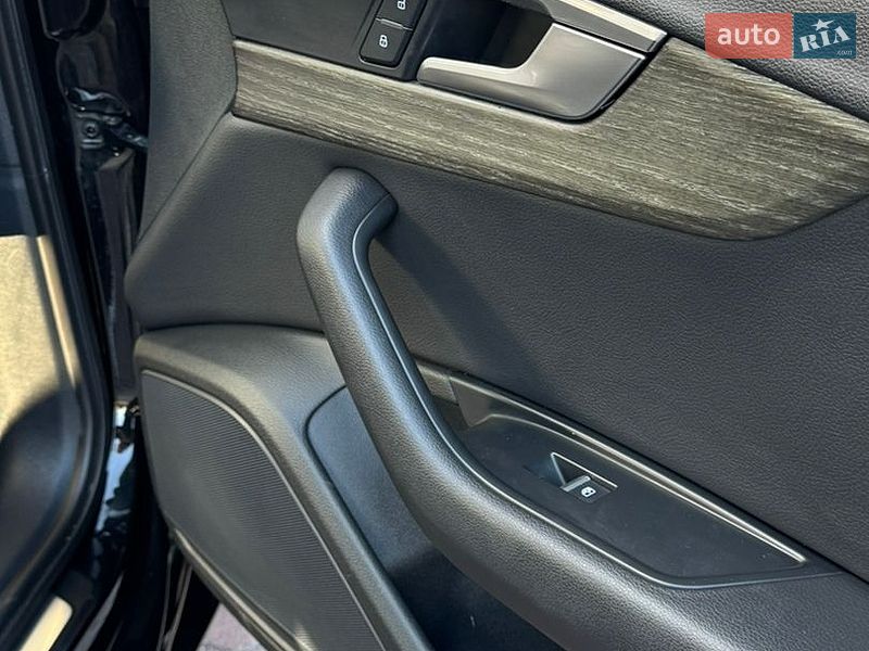 Седан Audi A4 2019 в Киеве