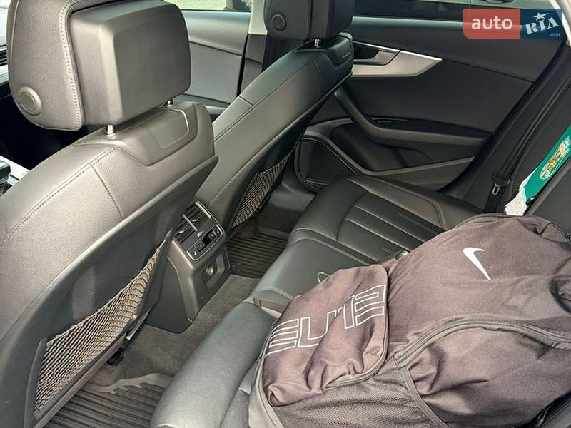 Седан Audi A4 2016 в Пустомытах