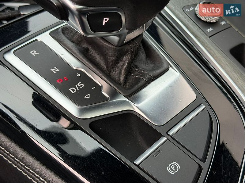 Седан Audi A4 2024 в Києві