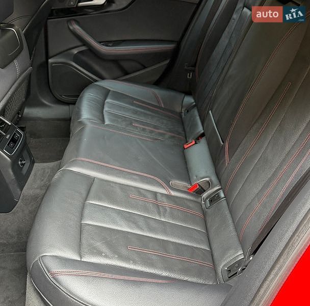 Седан Audi A4 2018 в Киеве