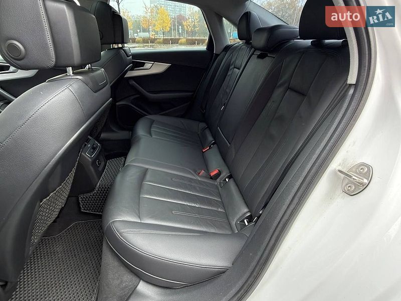 Седан Audi A4 2016 в Києві