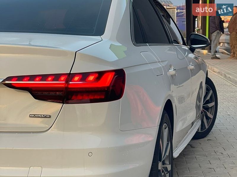 Седан Audi A4 2021 в Стрые
