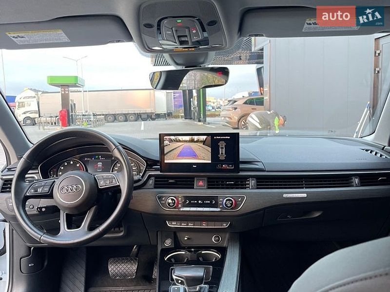 Седан Audi A4 2021 в Стрые