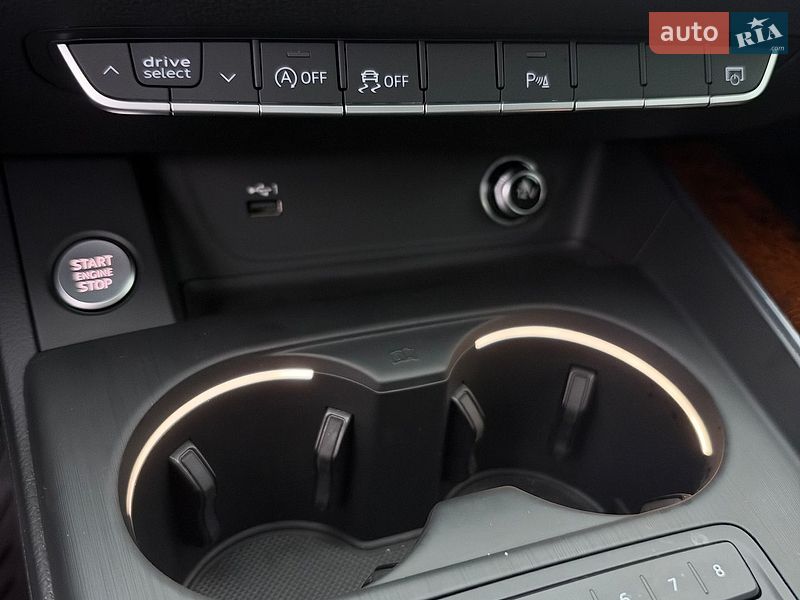 Седан Audi A4 2017 в Львове