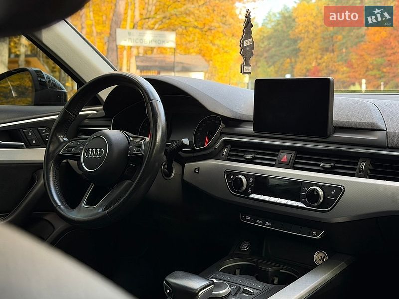 Седан Audi A4 2016 в Радивиліві