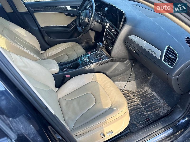 Седан Audi A4 2014 в Львові