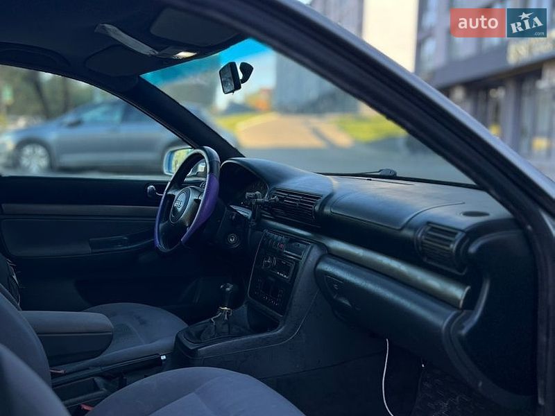 Универсал Audi A4 1997 в Новояворовске