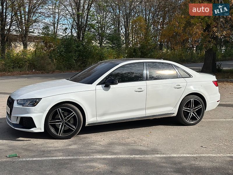 Седан Audi A4 2015 в Полтаве
