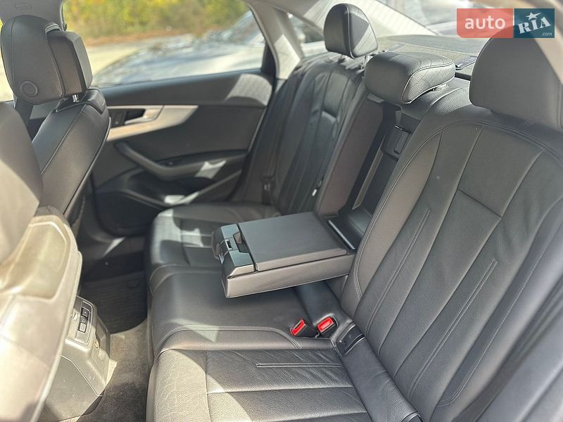Седан Audi A4 2015 в Полтаве
